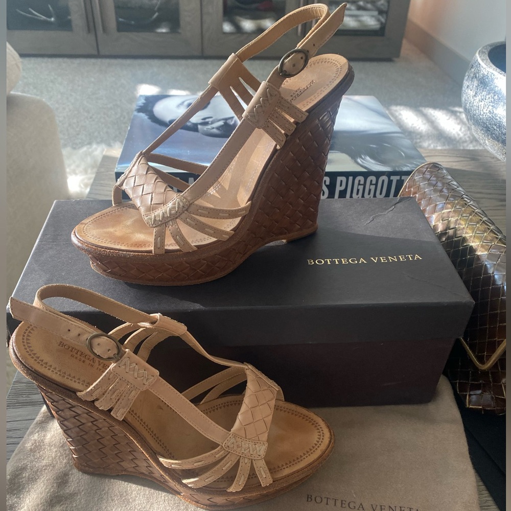 Bottega Veneta Basket Weave Wedge Sandals • 6.5